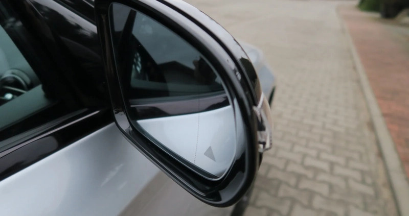 Mercedes-Benz Klasa E cena 107900 przebieg: 139000, rok produkcji 2018 z Poddębice małe 704